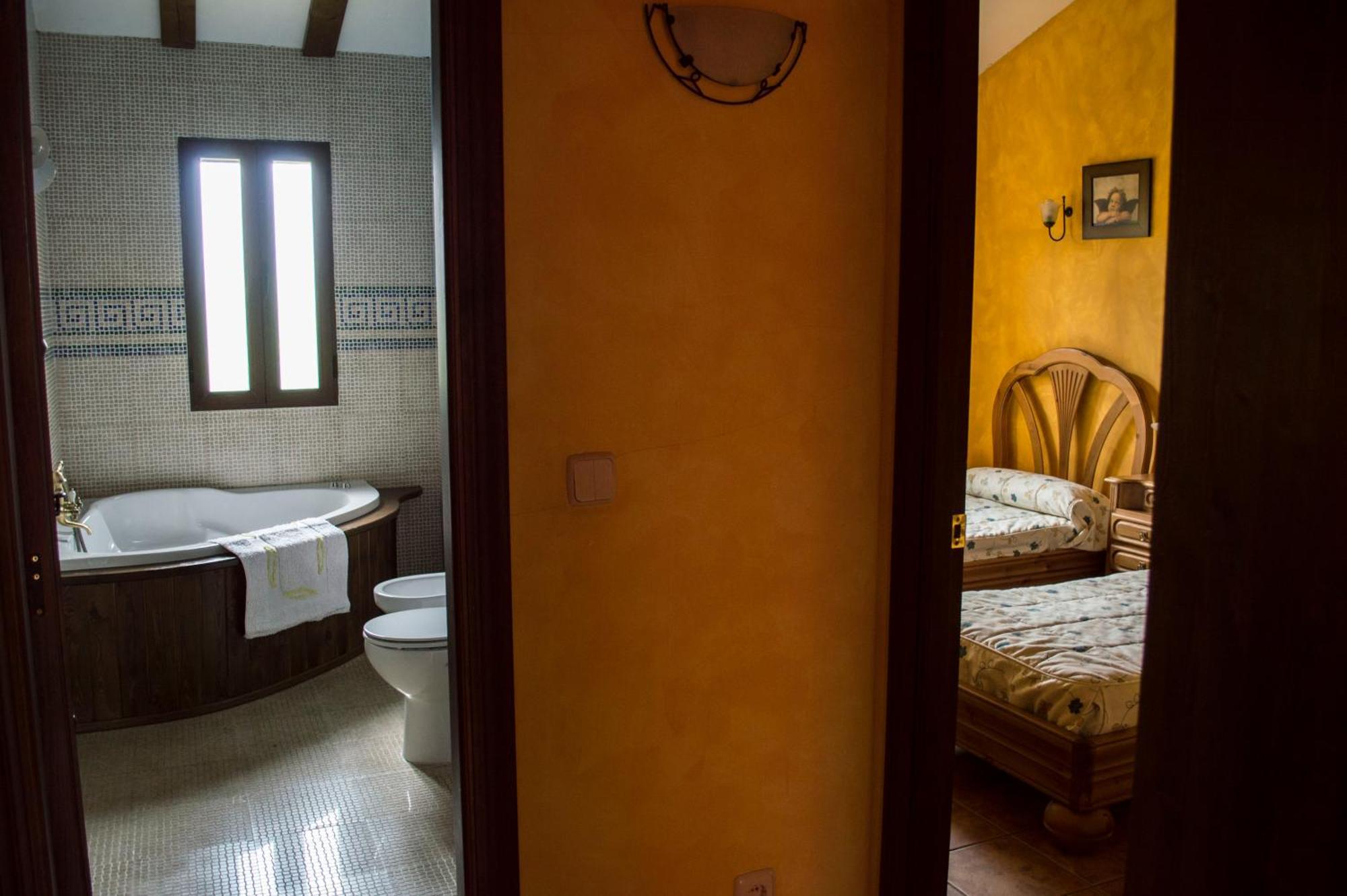 Apartamentos Rurales Alvado Tamajon Exterior foto